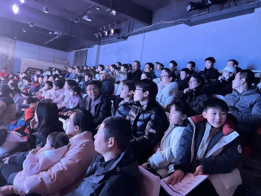 ”2025新春魔术杂技专场圆满举行AG真人网站“魔法青春 魅力九江(图3)