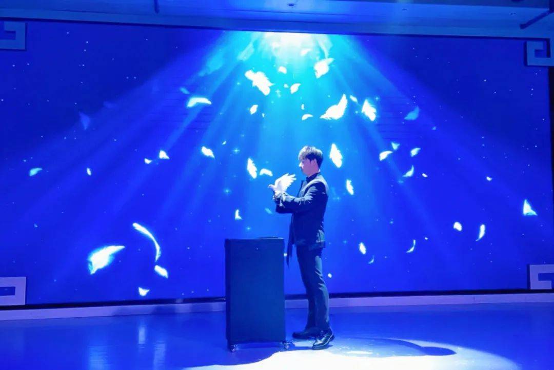 ”2025新春魔术杂技专场圆满举行AG真人网站“魔法青春 魅力九江(图5)